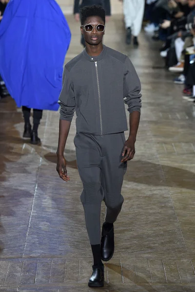 Look 30